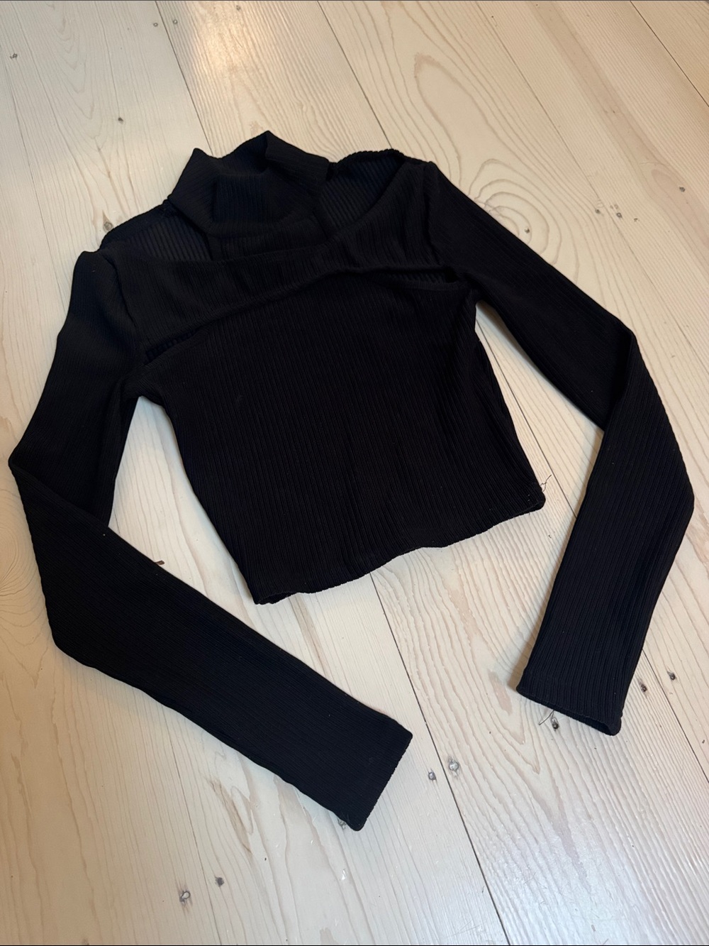 Maníere De Voir Women's Black Ribbed Mock Neck Long Sleeve Top